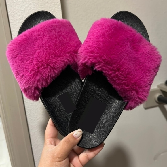 5🌟⬇️6 HOURS PRICE FIRM Fuschia Faux Fur Slide Sa - Picture 5 of 12